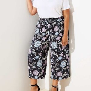 LOFT flowy viscose wide leg crops.